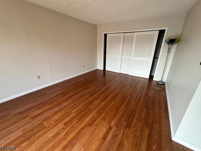 17 Westgate Dr, Edison Twp., NJ 08820