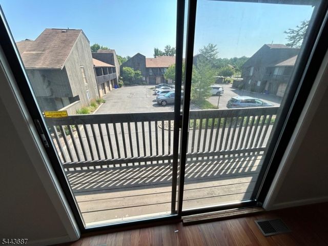 17 Westgate Dr, Edison Twp., NJ 08820