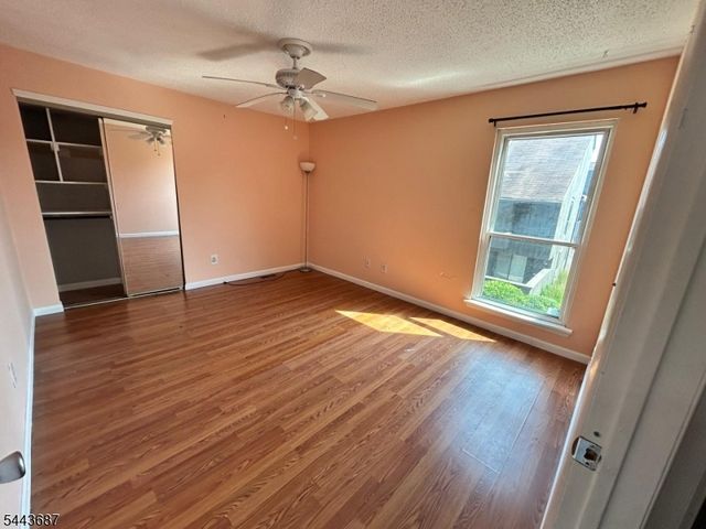 17 Westgate Dr, Edison Twp., NJ 08820