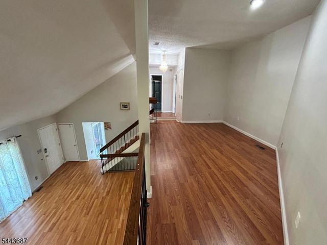 17 Westgate Dr, Edison Twp., NJ 08820