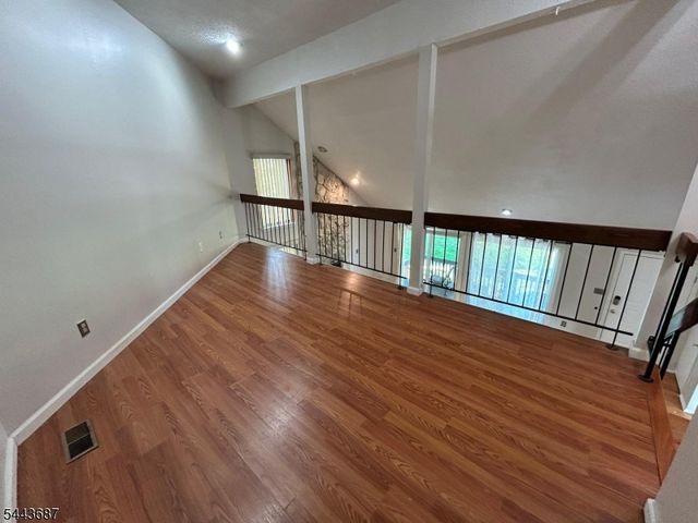 17 Westgate Dr, Edison Twp., NJ 08820
