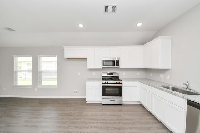 807 Jefferson Ave, Cleveland, TX 77327