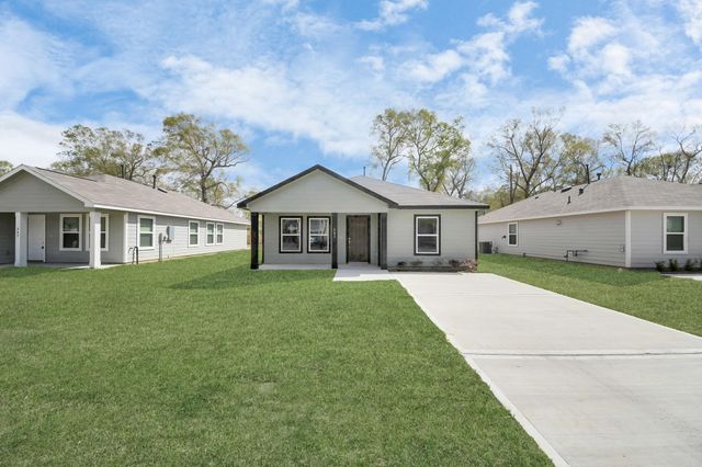 807 Jefferson Ave, Cleveland, TX 77327