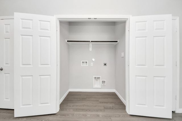 807 Jefferson Ave, Cleveland, TX 77327