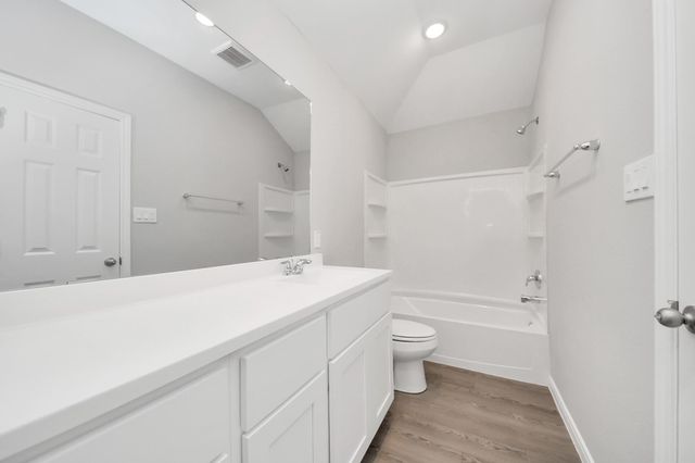 807 Jefferson Ave, Cleveland, TX 77327