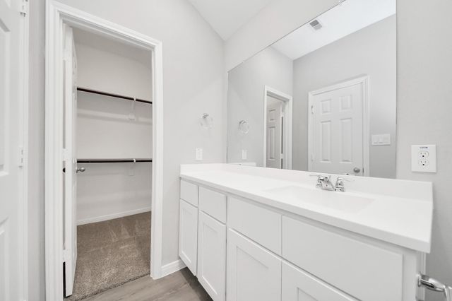 807 Jefferson Ave, Cleveland, TX 77327