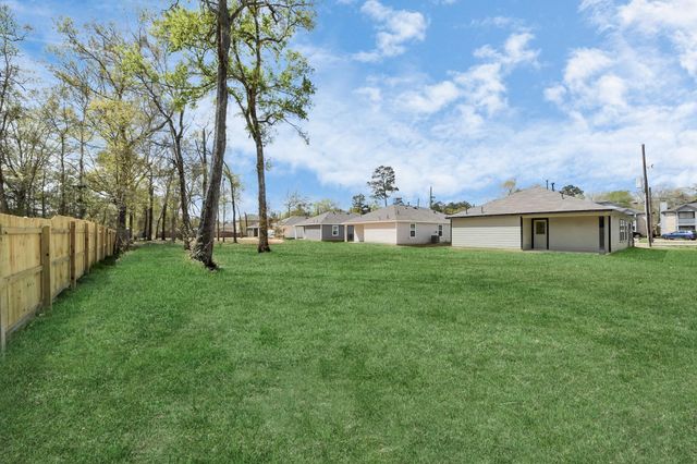 807 Jefferson Ave, Cleveland, TX 77327