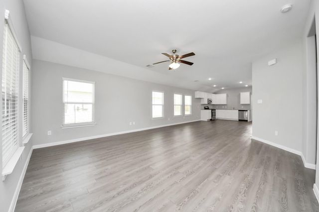 807 Jefferson Ave, Cleveland, TX 77327