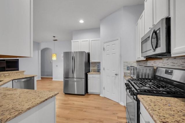 16315 BRIDGELAWN AVENUE, Lithia, FL 33547