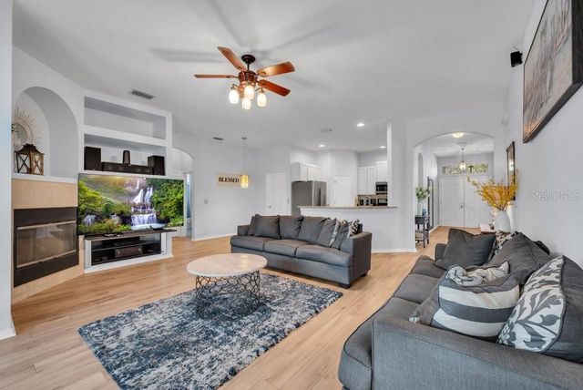 16315 BRIDGELAWN AVENUE, Lithia, FL 33547