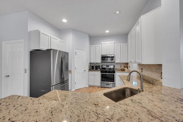 16315 BRIDGELAWN AVENUE, Lithia, FL 33547