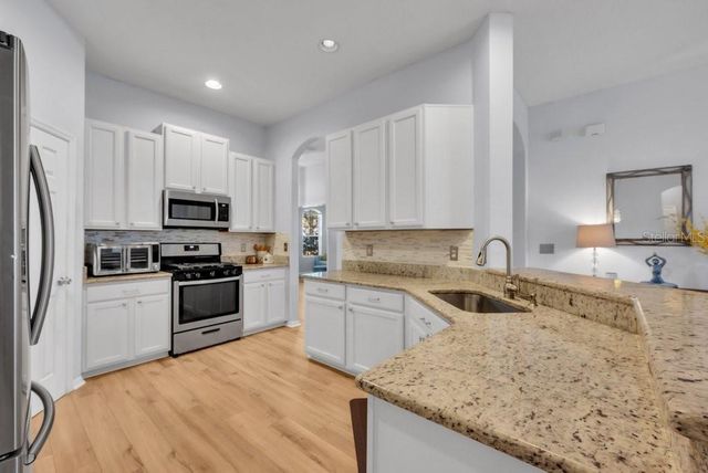 16315 BRIDGELAWN AVENUE, Lithia, FL 33547