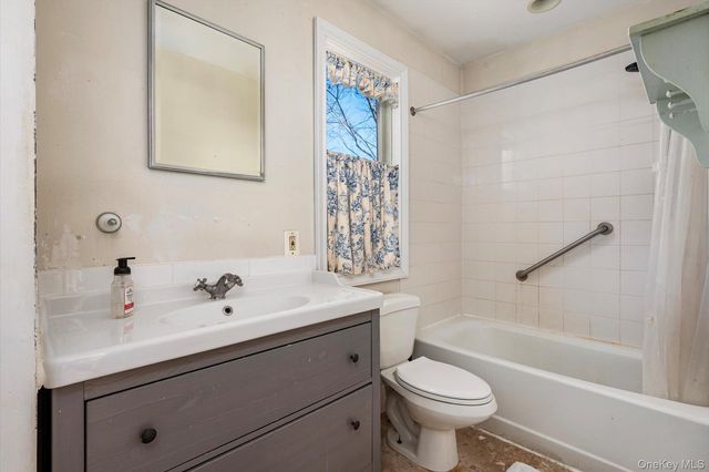 183 Oldfield Avenue, Amityville, NY 11701