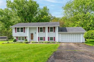 1478 Plateau Street NE, Uniontown, OH 44685