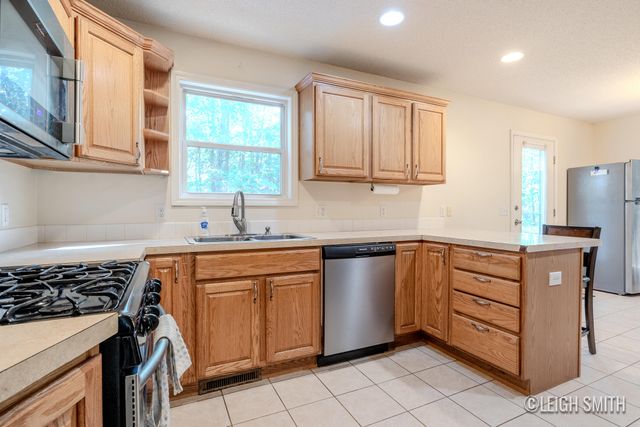 13736 144th Avenue, Grand Haven, MI 49417