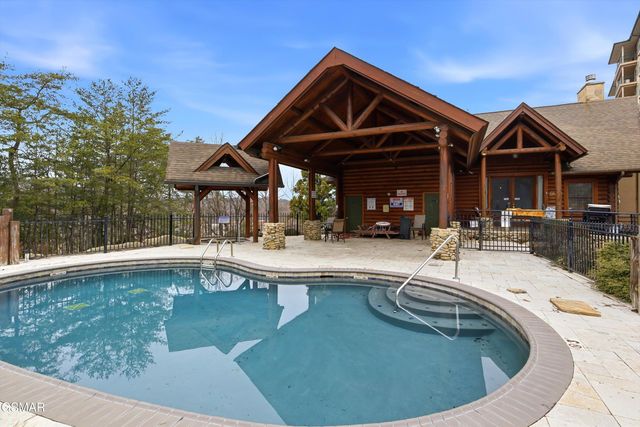 423 Big Bear Way, Pigeon Forge, TN 37863