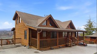 423 Big Bear Way, Pigeon Forge, TN 37863