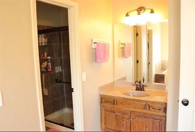 11119 N Madison Avenue, Kansas City, MO 64155