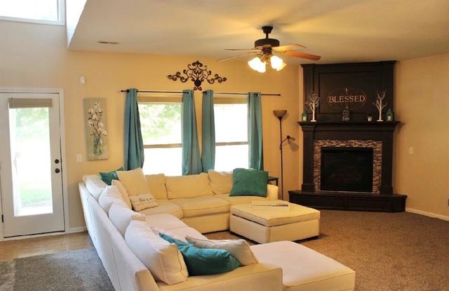 11119 N Madison Avenue, Kansas City, MO 64155