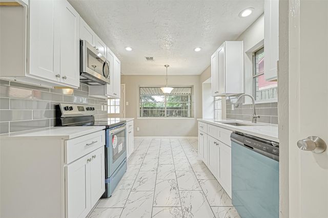 3527 Acorn Springs Lane, Spring, TX 77389