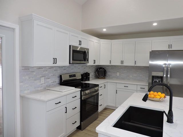 6055 HIAWATHA HEIGHTS DRIVE, Winneconne, WI 54986