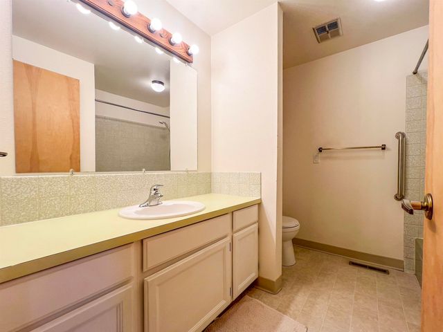 732 N Maple St, Colville, WA 99114