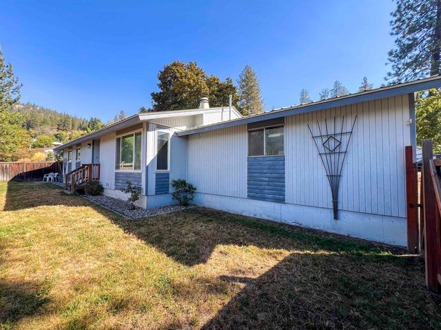 732 N Maple St, Colville, WA 99114