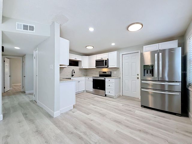9369 83RD STREET N, Seminole, FL 33777