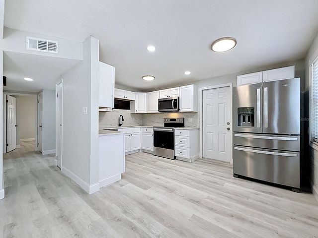 9369 83RD STREET N, Seminole, FL 33777