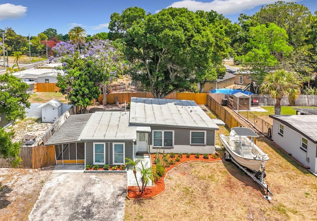 9369 83RD STREET N, Seminole, FL 33777