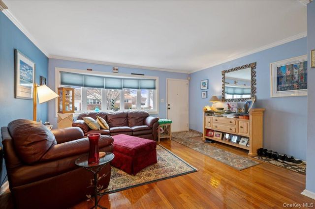 152 Haypath Road, Old Bethpage, NY 11804