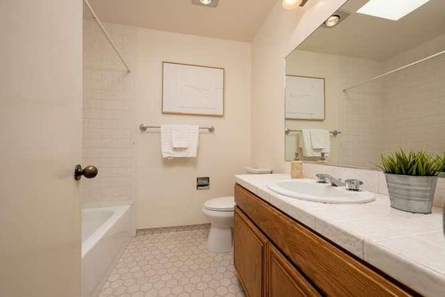 5 W Bellevue Avenue 11, San Mateo, CA 94402