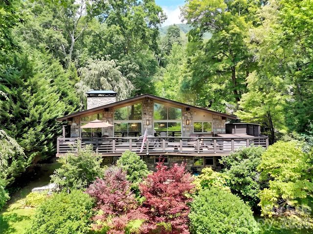 43 Red Oak Drive, Maggie Valley, NC 28751