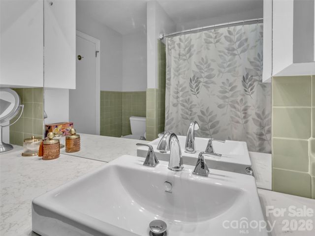 43 Red Oak Drive, Maggie Valley, NC 28751