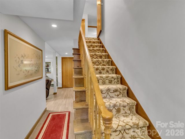 43 Red Oak Drive, Maggie Valley, NC 28751
