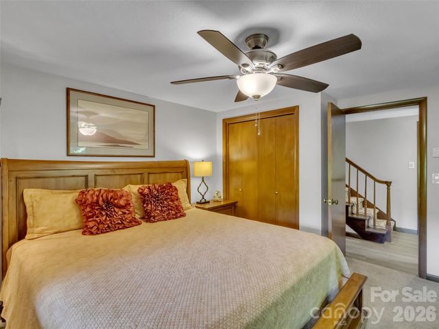 43 Red Oak Drive, Maggie Valley, NC 28751