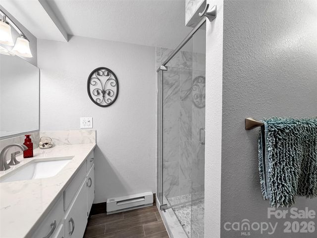 43 Red Oak Drive, Maggie Valley, NC 28751