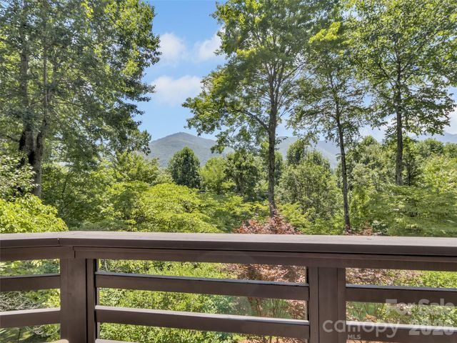 43 Red Oak Drive, Maggie Valley, NC 28751