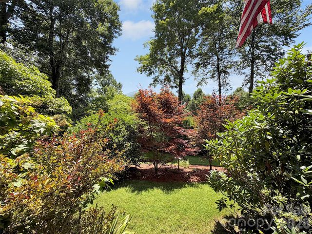 43 Red Oak Drive, Maggie Valley, NC 28751