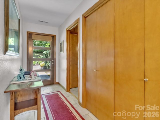 43 Red Oak Drive, Maggie Valley, NC 28751