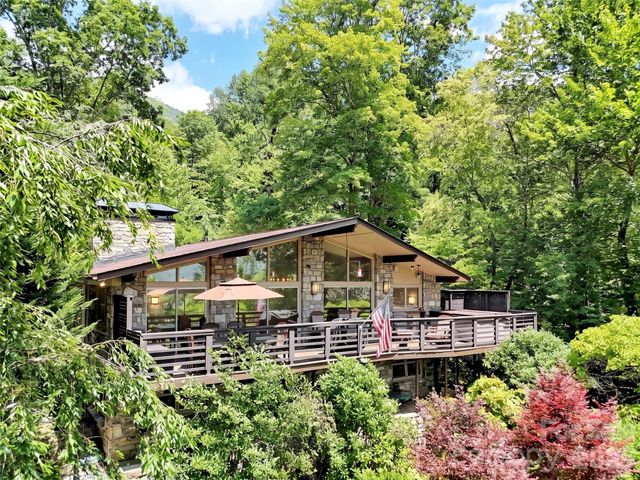 43 Red Oak Drive, Maggie Valley, NC 28751