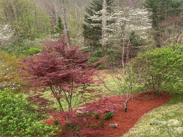 43 Red Oak Drive, Maggie Valley, NC 28751
