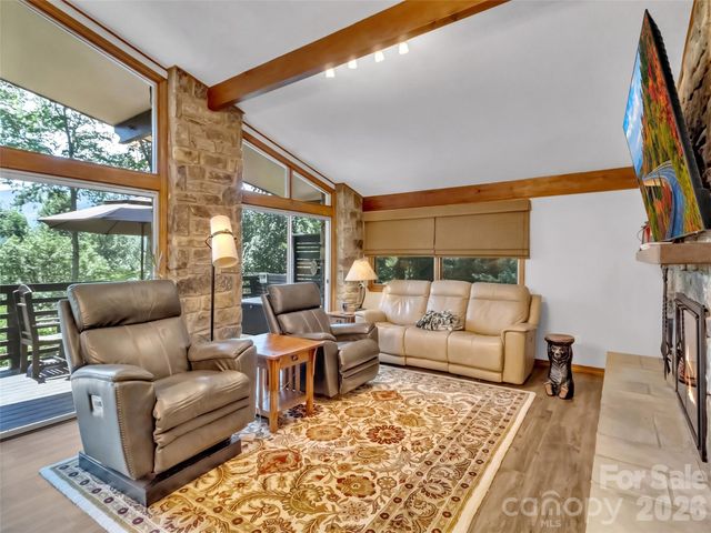 43 Red Oak Drive, Maggie Valley, NC 28751