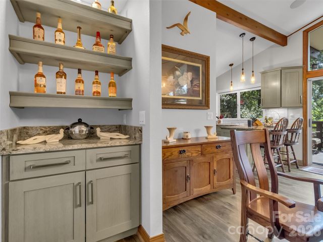 43 Red Oak Drive, Maggie Valley, NC 28751
