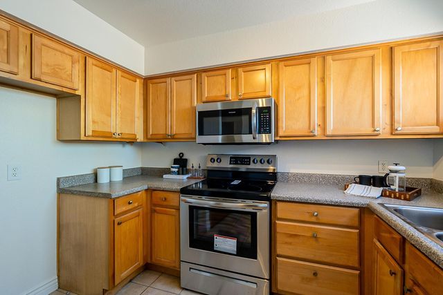 11640 N 51st Avenue Apt 246, Glendale, AZ 85304