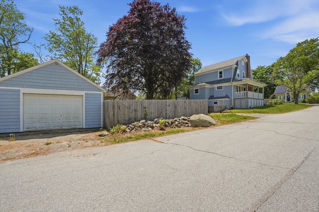 2080 County Street, Somerset, MA 02726