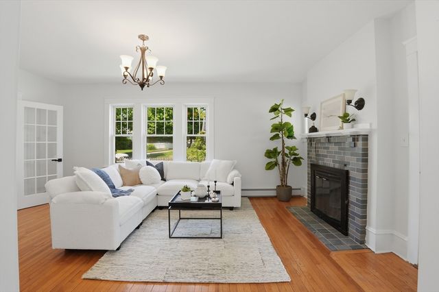 2080 County Street, Somerset, MA 02726