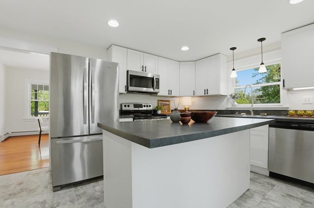 2080 County Street, Somerset, MA 02726