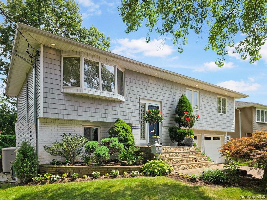 1727 Roberta Lane, Merrick, NY 11566 — exterior