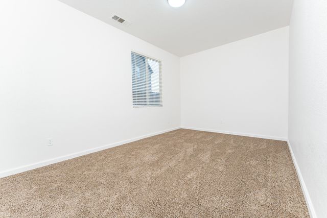 1360 N Jennifer Way, Porterville, CA 93257